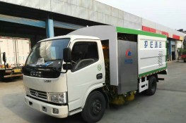 东风多利卡高速护栏清洗车