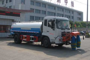 东风天锦护栏清洗洒水车