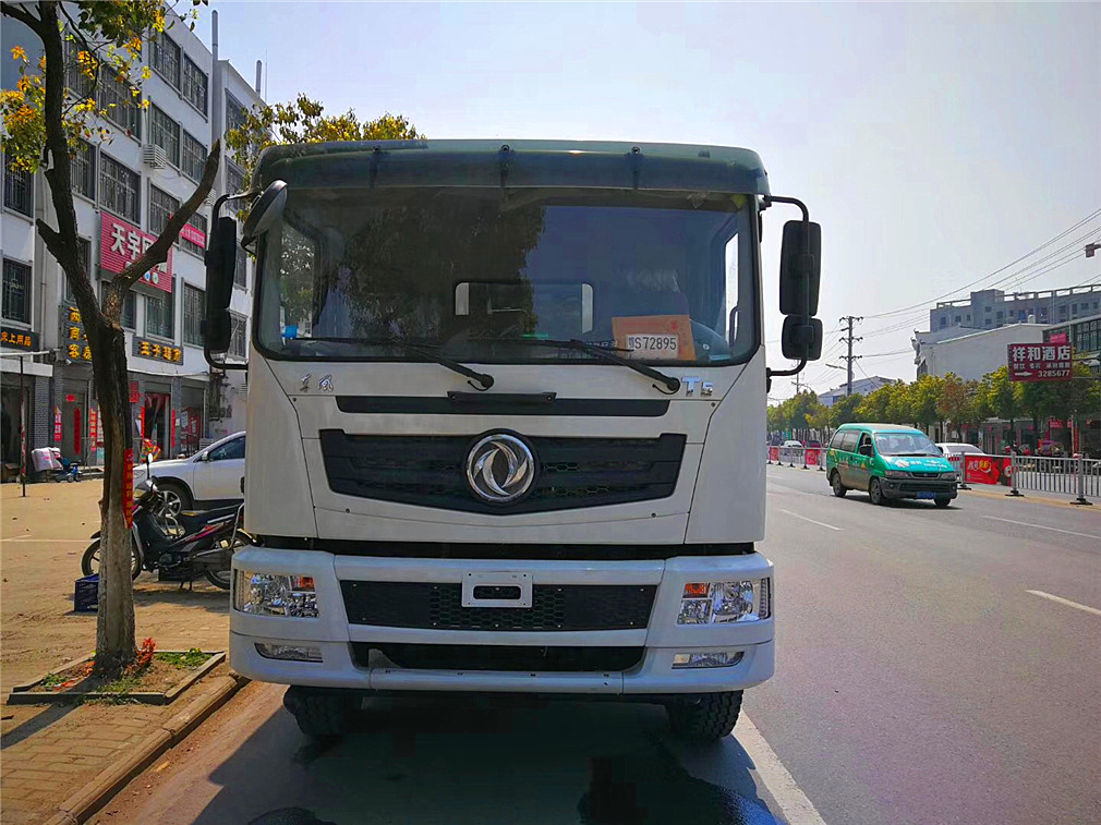 东风T5后双桥雾炮车08