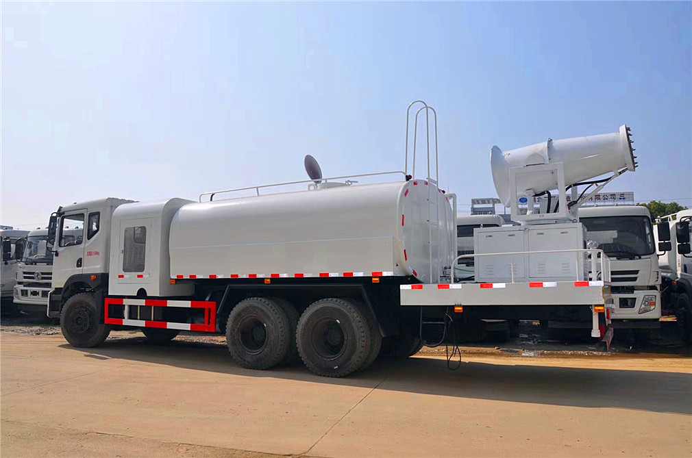东风T5后双桥雾炮车11