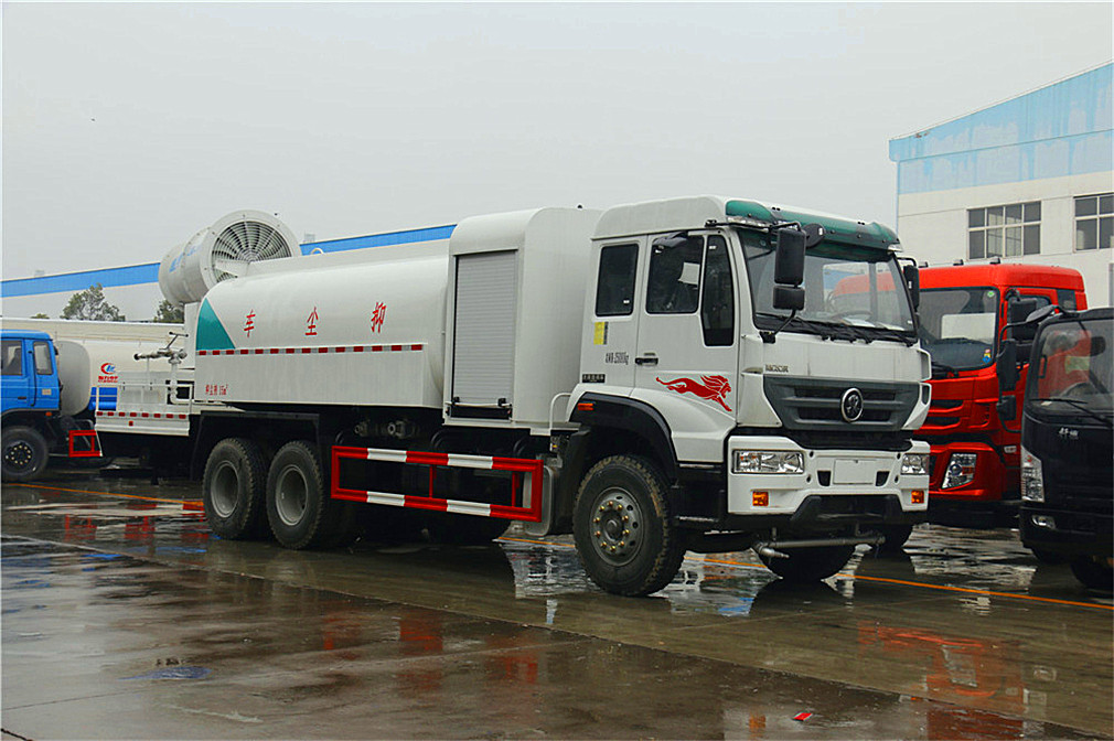 重汽斯太尔后双桥雾炮车02