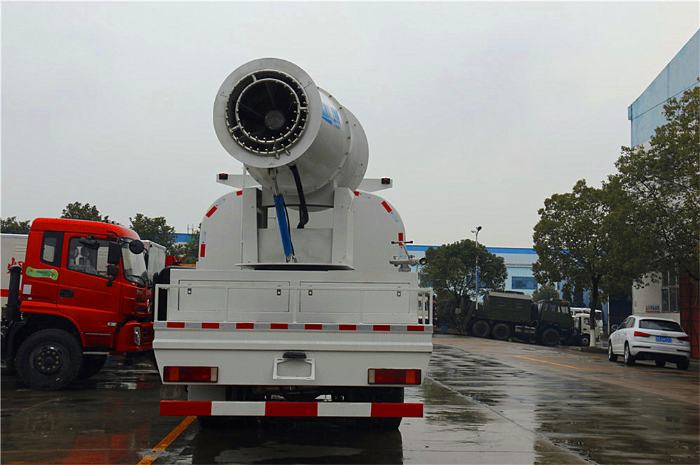 重汽斯太尔后双桥雾炮车06