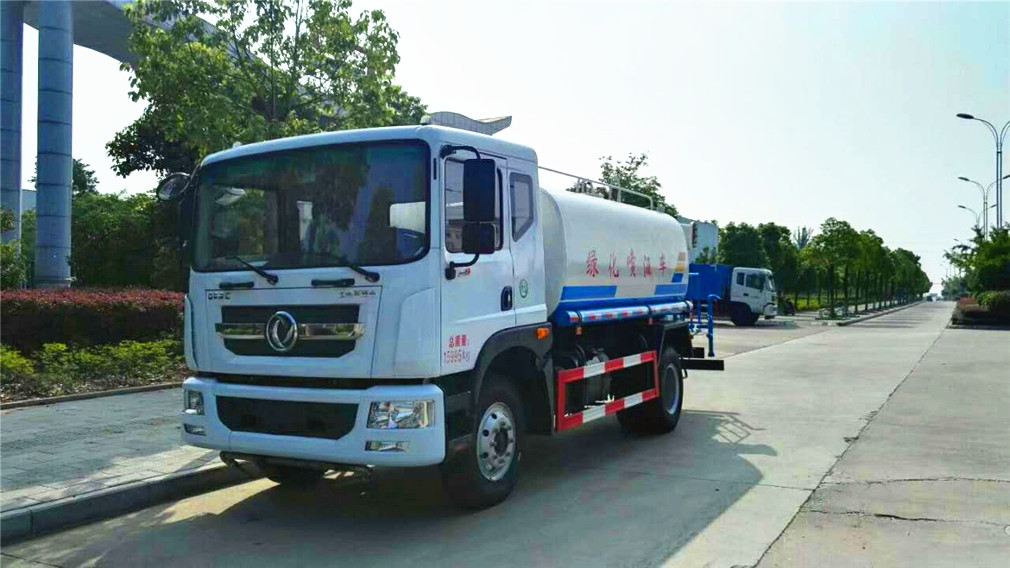 东风D9抑尘车01