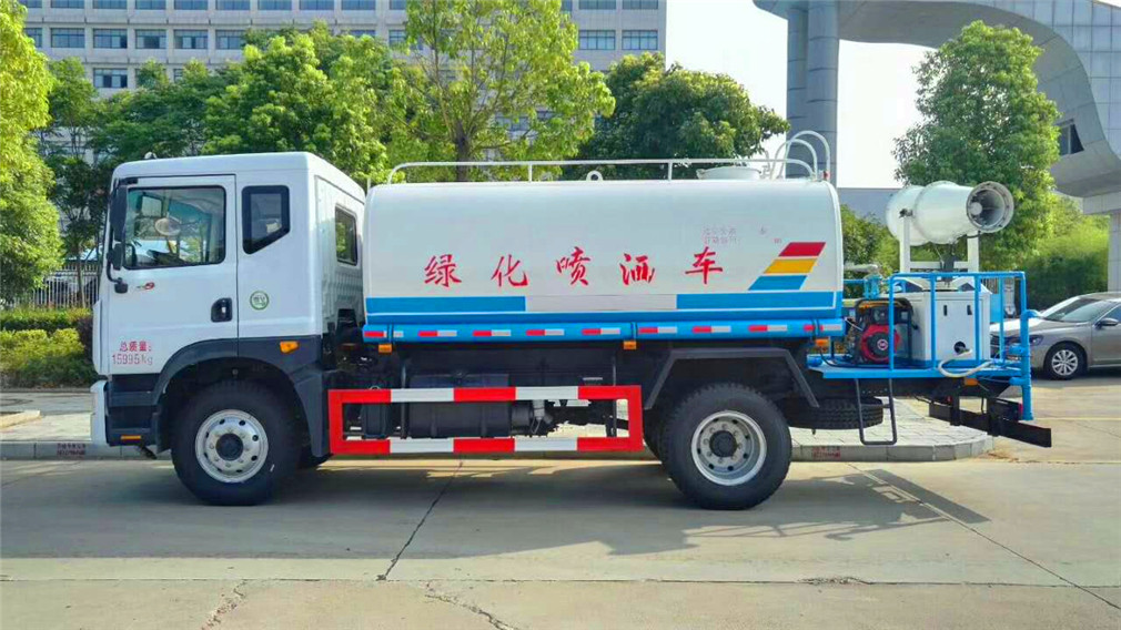 东风D9抑尘车02