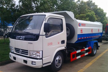 5方东风多利卡挂桶式垃圾车
