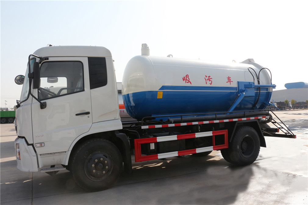 东风天锦（12方）吸污车 (3)