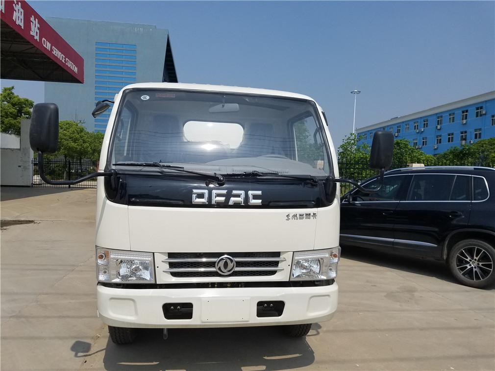 5方小多利卡吸污车 (1)