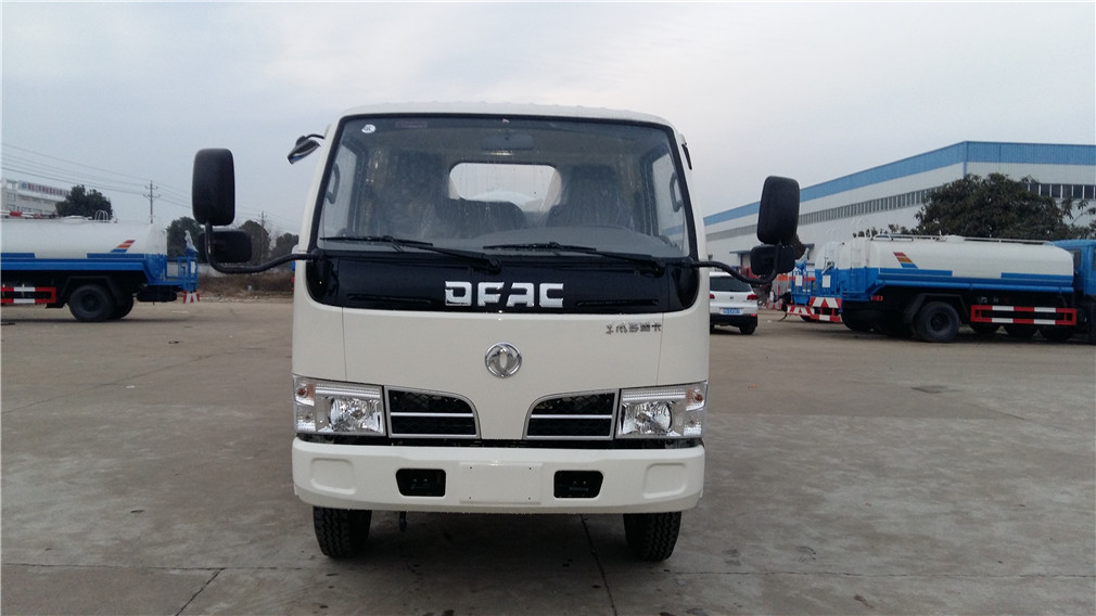 2方蓝牌吸污车 (1)