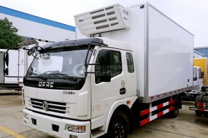 东风多利卡冷藏车(厢长4.8米)