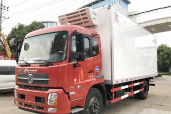 东风天锦冷藏车(厢长6.6米)
