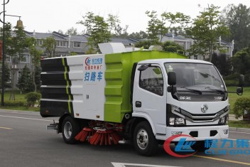 东风5.5方（1.5水4尘）道路清扫车