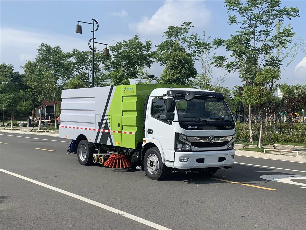 东风8方（4水4尘）洗扫车