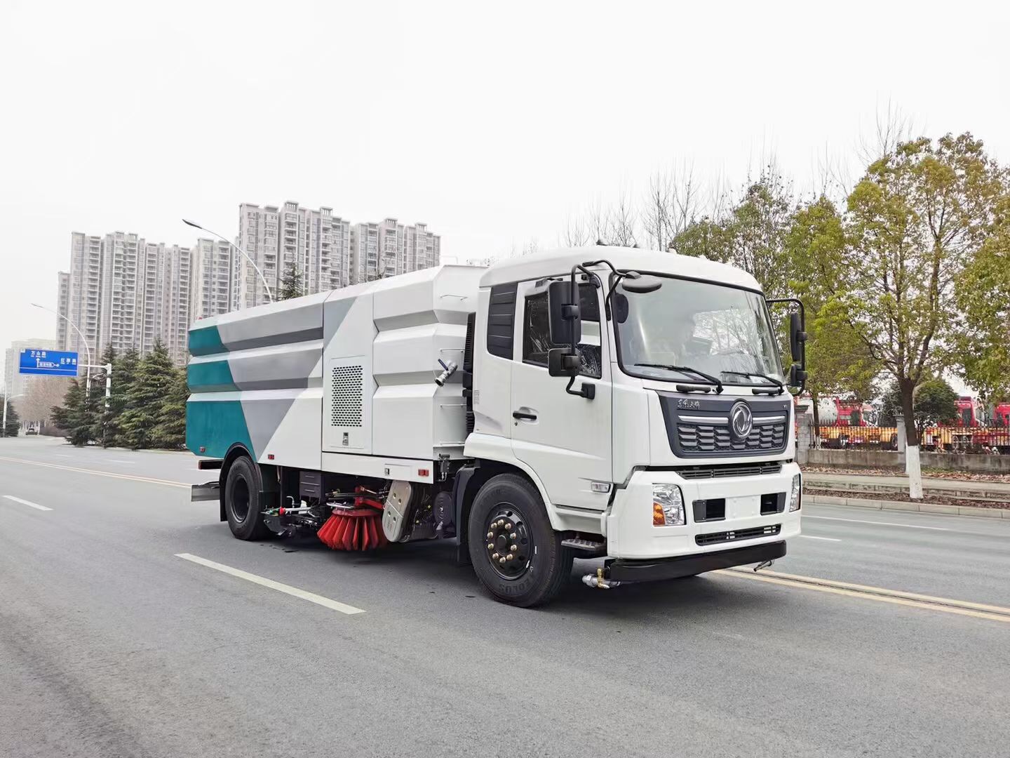 东风天锦16方（9水7尘）洗扫车